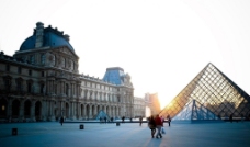 法国巴黎金字塔卢浮宫博物馆图片