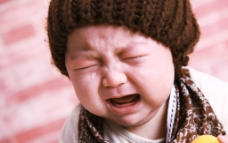 哭泣宝宝图片